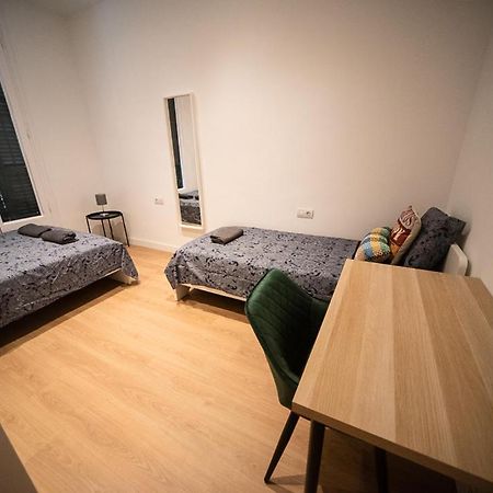 By Universitat Rooms Барселона Екстер'єр фото